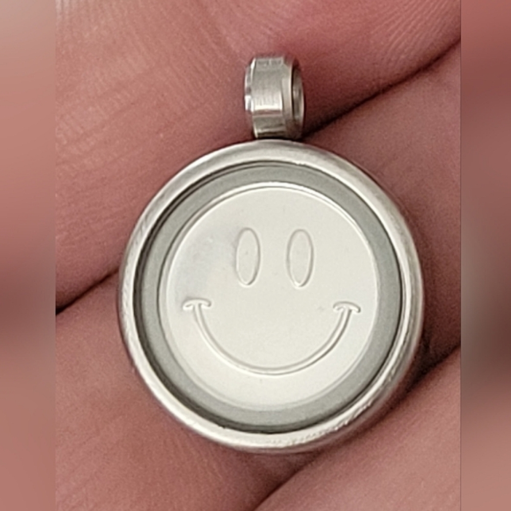 ☆ 1g Fine Silver Pendant Happy Face .999 Silver Unisex Mens Women's Jewelry ♡♧